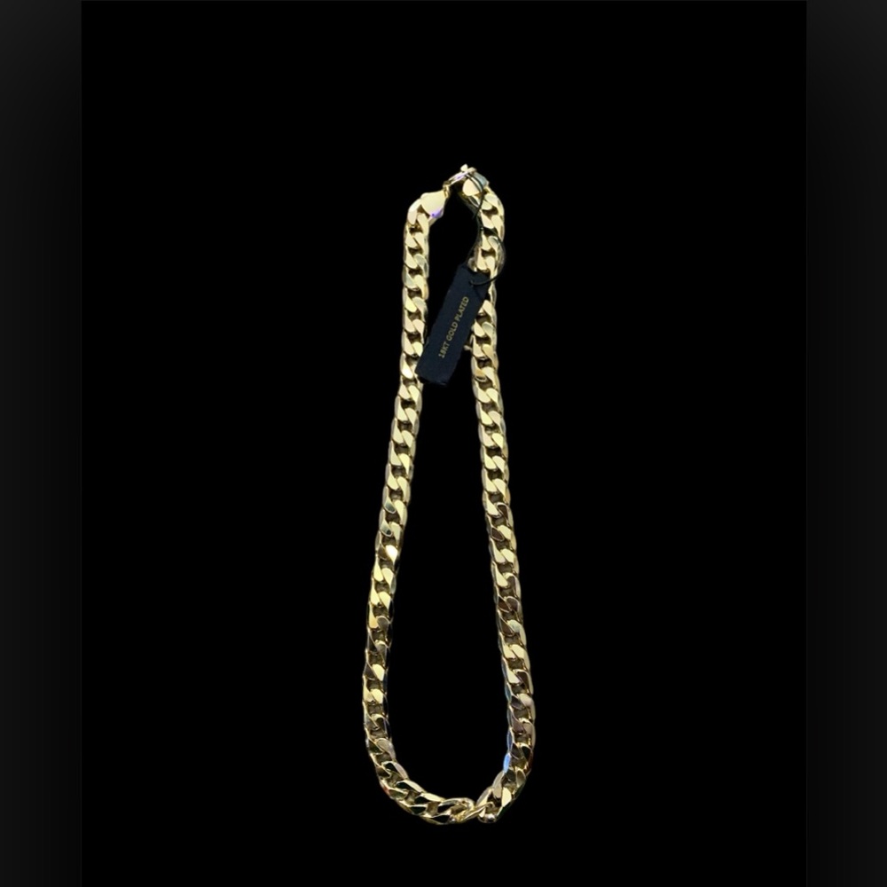 Gold chain necklace